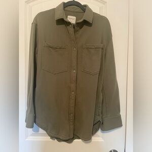 Abercrombie & Fitch women’s utility layering jacket in army green. Size S